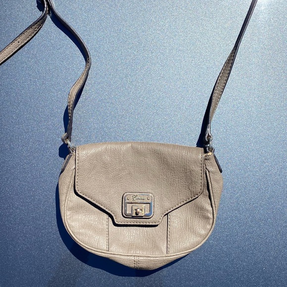 Guess handbag\purse - Picture 2 of 2